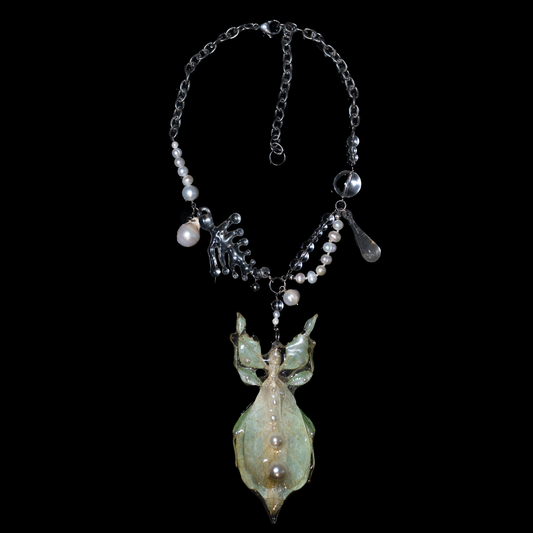 Hydra Leaf Mantis Necklace
