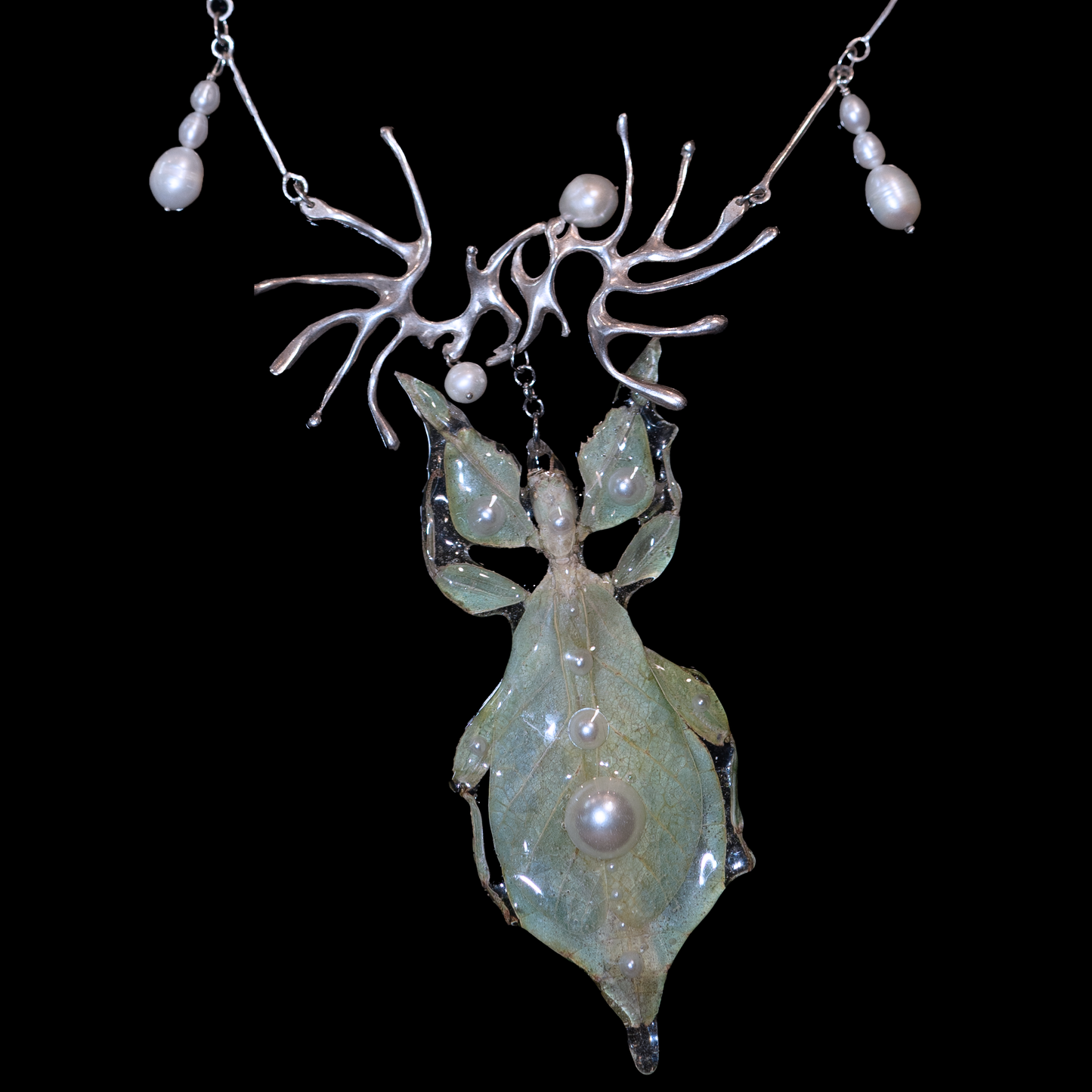 White Jungle Leaf Mantis Necklace